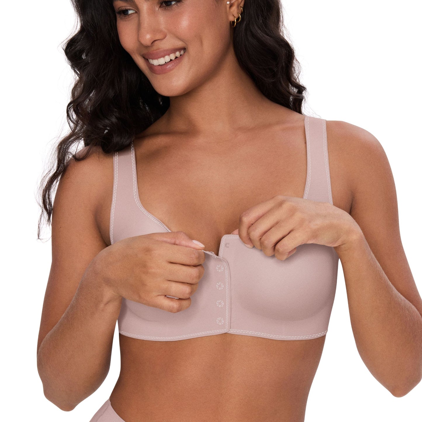 Women opens the UBRAS PLUSFront-Closure Bra SmartSizePlus Pink
